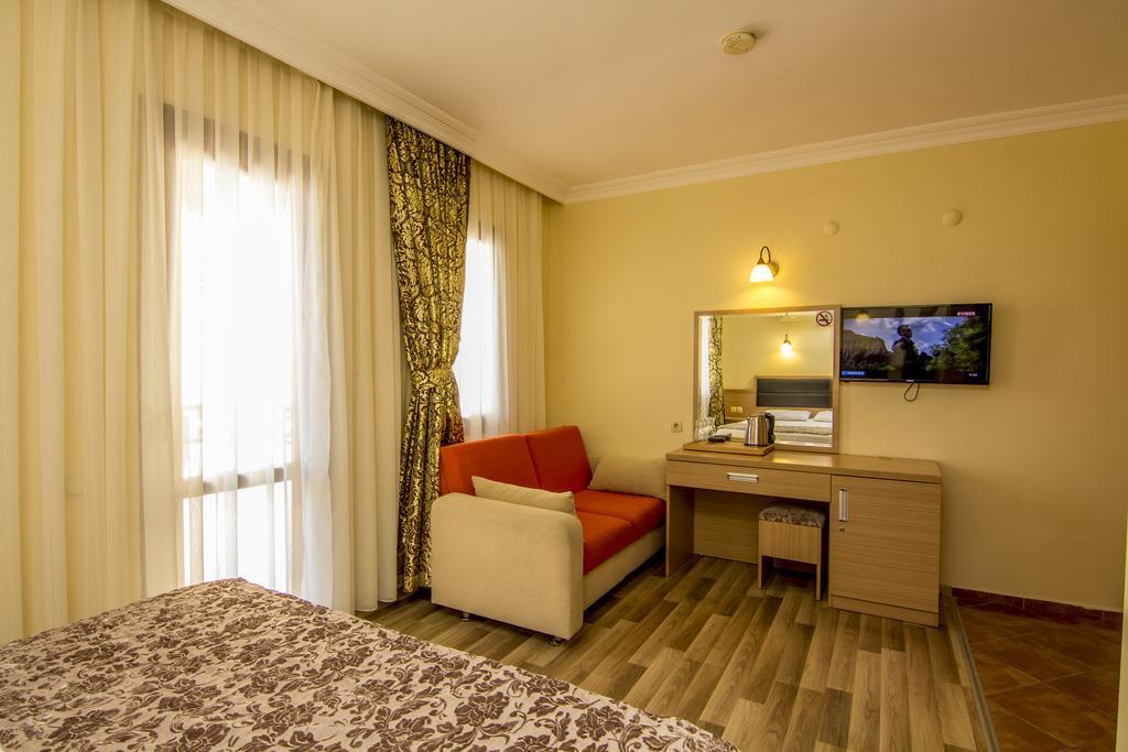 Magic Tulip Hotel