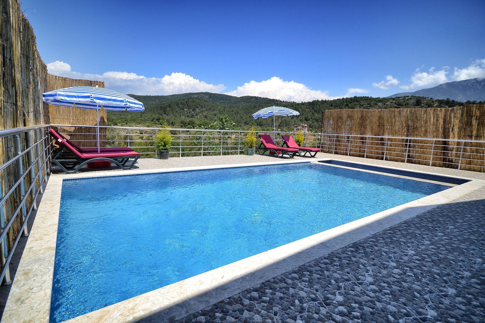 Kay4300 Teo1 2 Bedrooms *