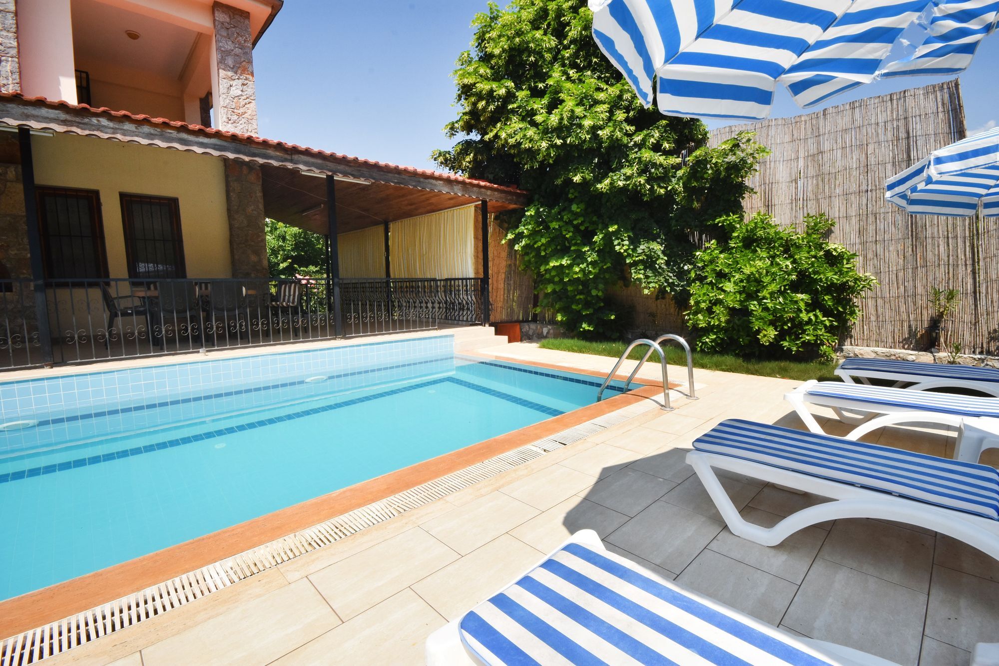 Kay8300 Arican 3 Bedrooms *