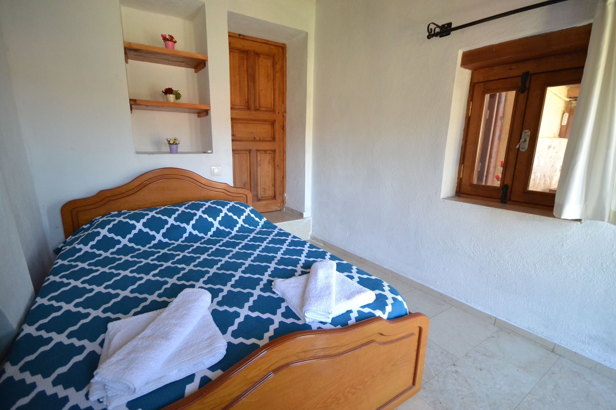 Kay4800 Sems 2 Bedrooms *