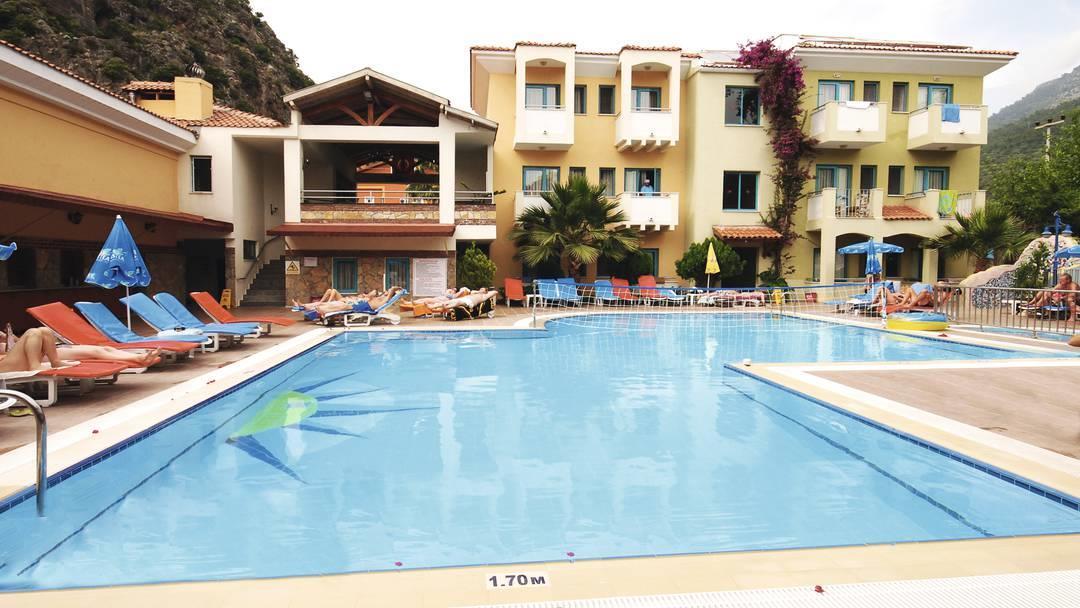 Otel Montebello Deluxe 3*
