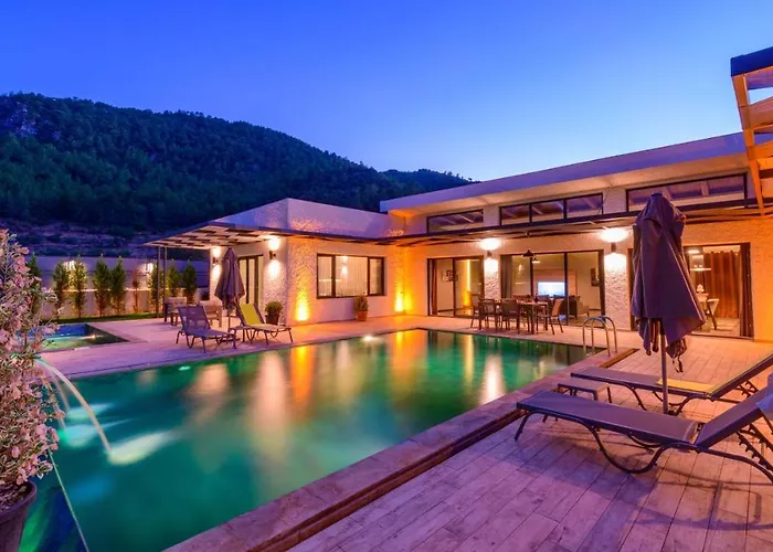 Marla - 2 Bedroom Honeymoon Villa