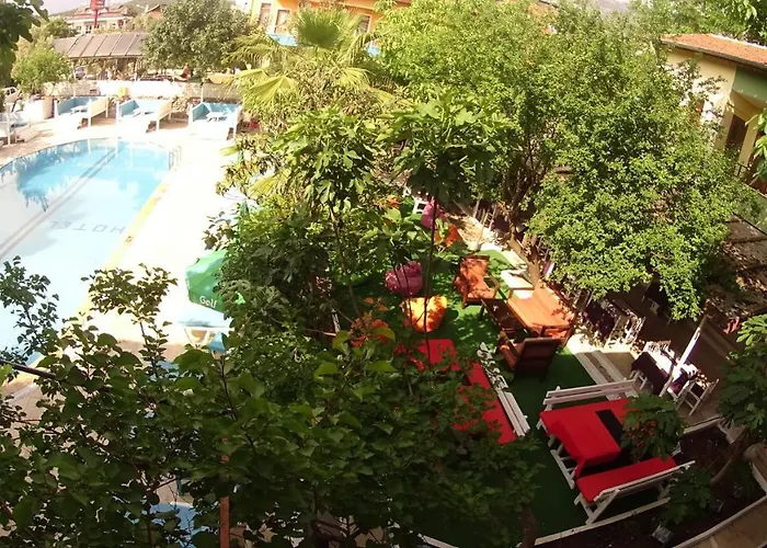 New St. Nicholas Garden Hotel