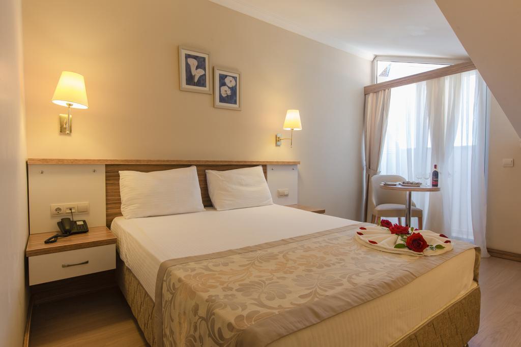 Otel Aes Club 4*