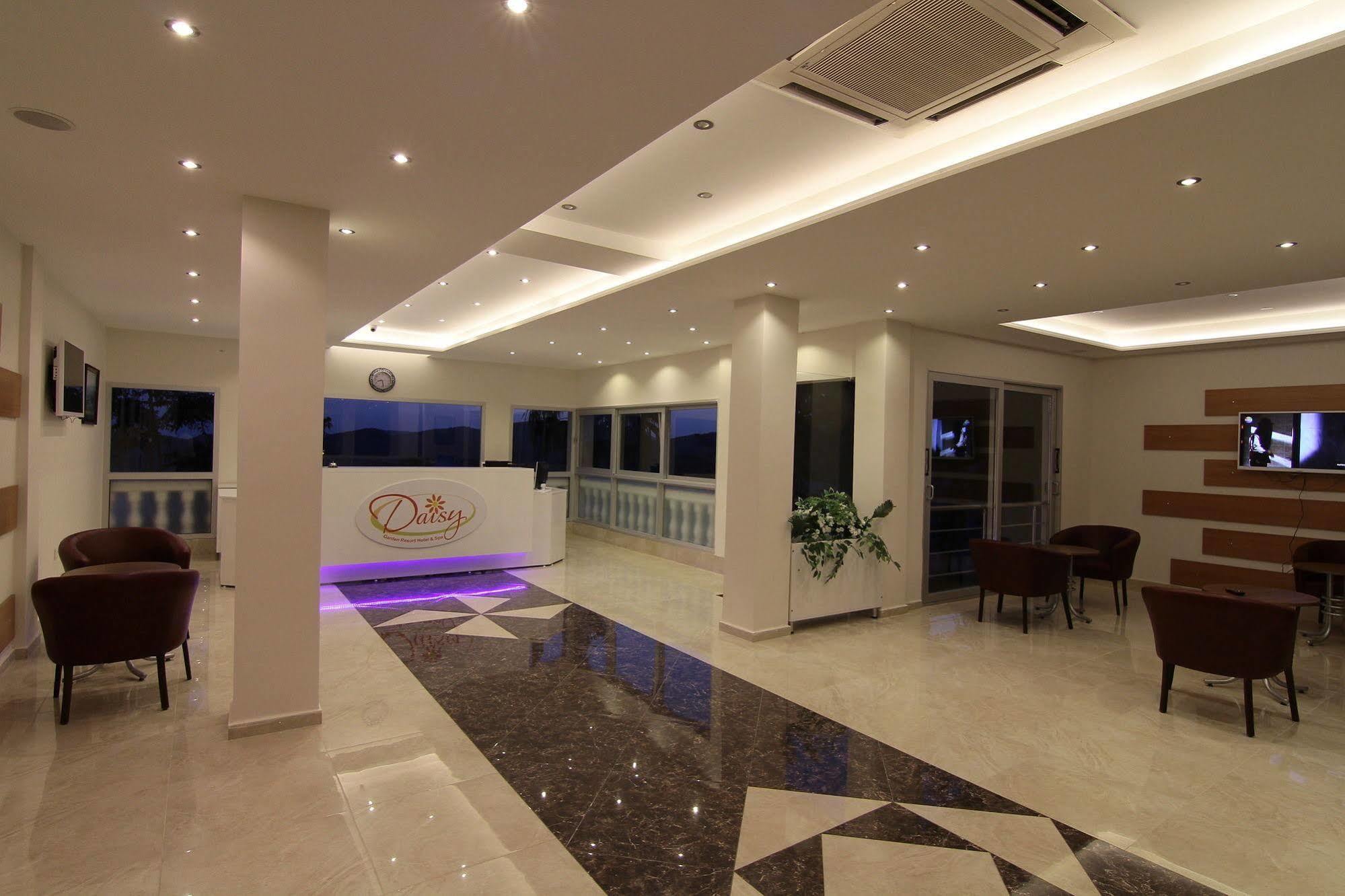 Hotel Daisy Garden 3*