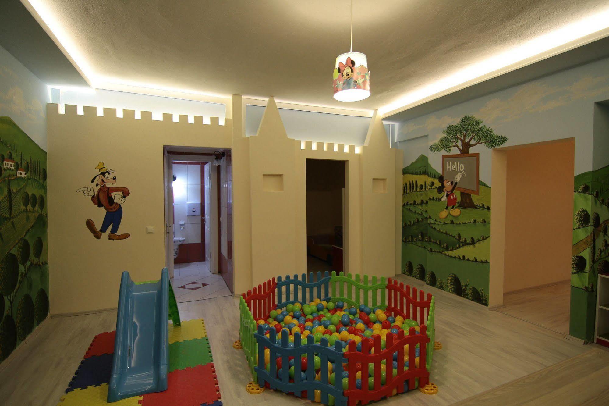 Daisy Garden Hotel 3*