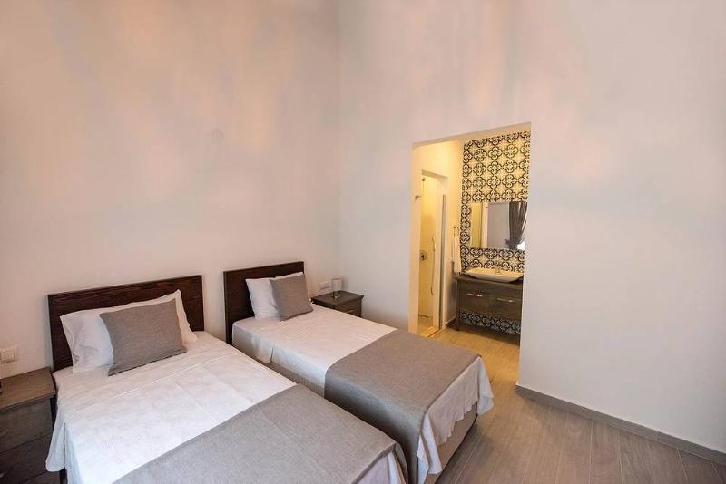 Z Exclusive And Hotel
