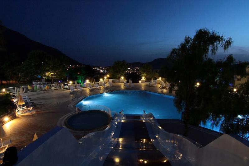 Daisy Garden Hotel 3*