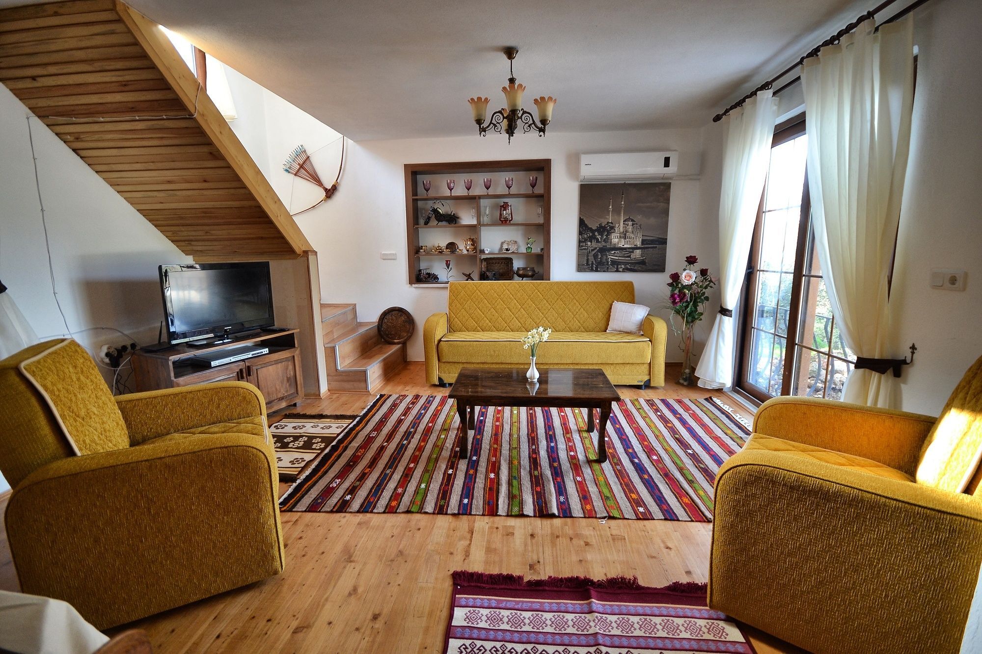 Kay4300 Teo1 2 Bedrooms *