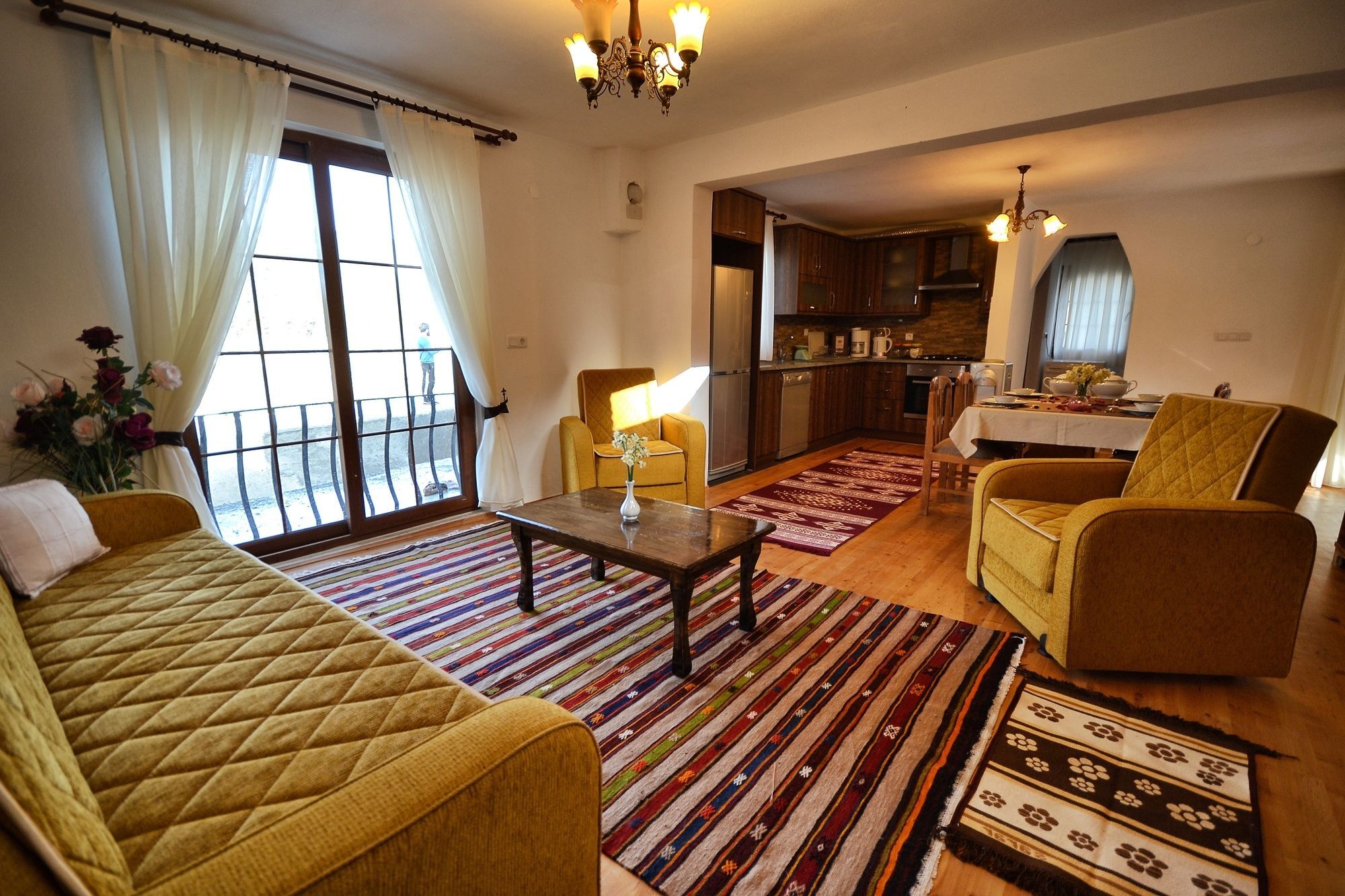 Kay4300 Teo1 2 Bedrooms *